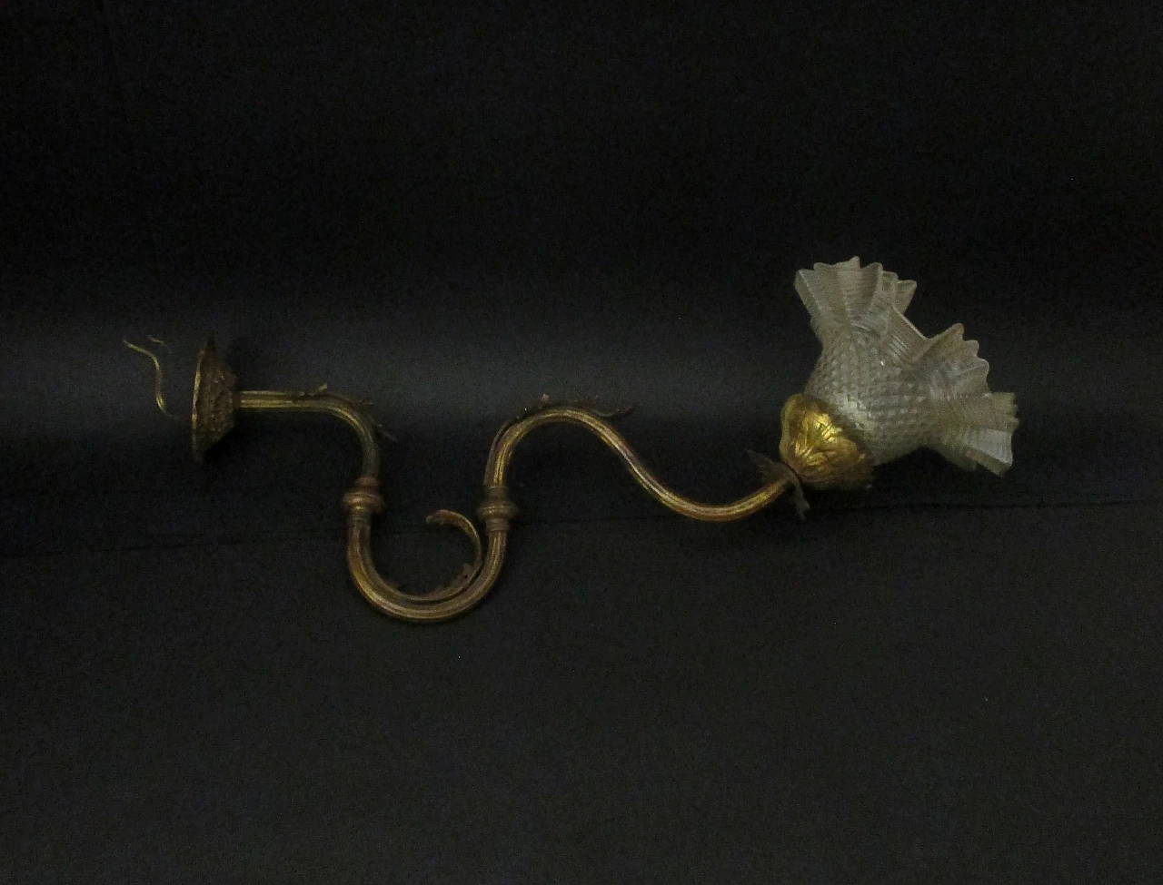 Liberty wall light in bronze and glass from the 1900s 9