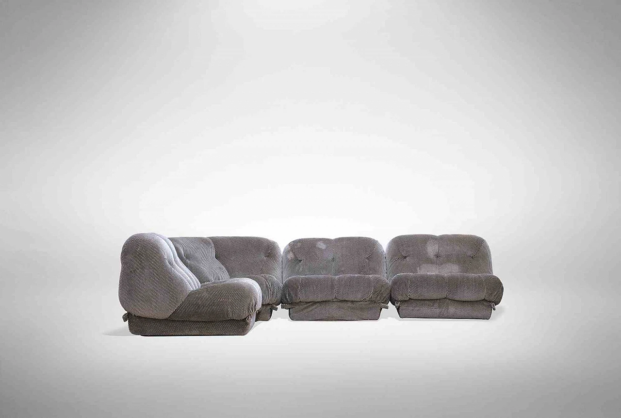 Divano Nuvolone angolare di Rino Maturi, in tessuto rigato, 1960-1979 1