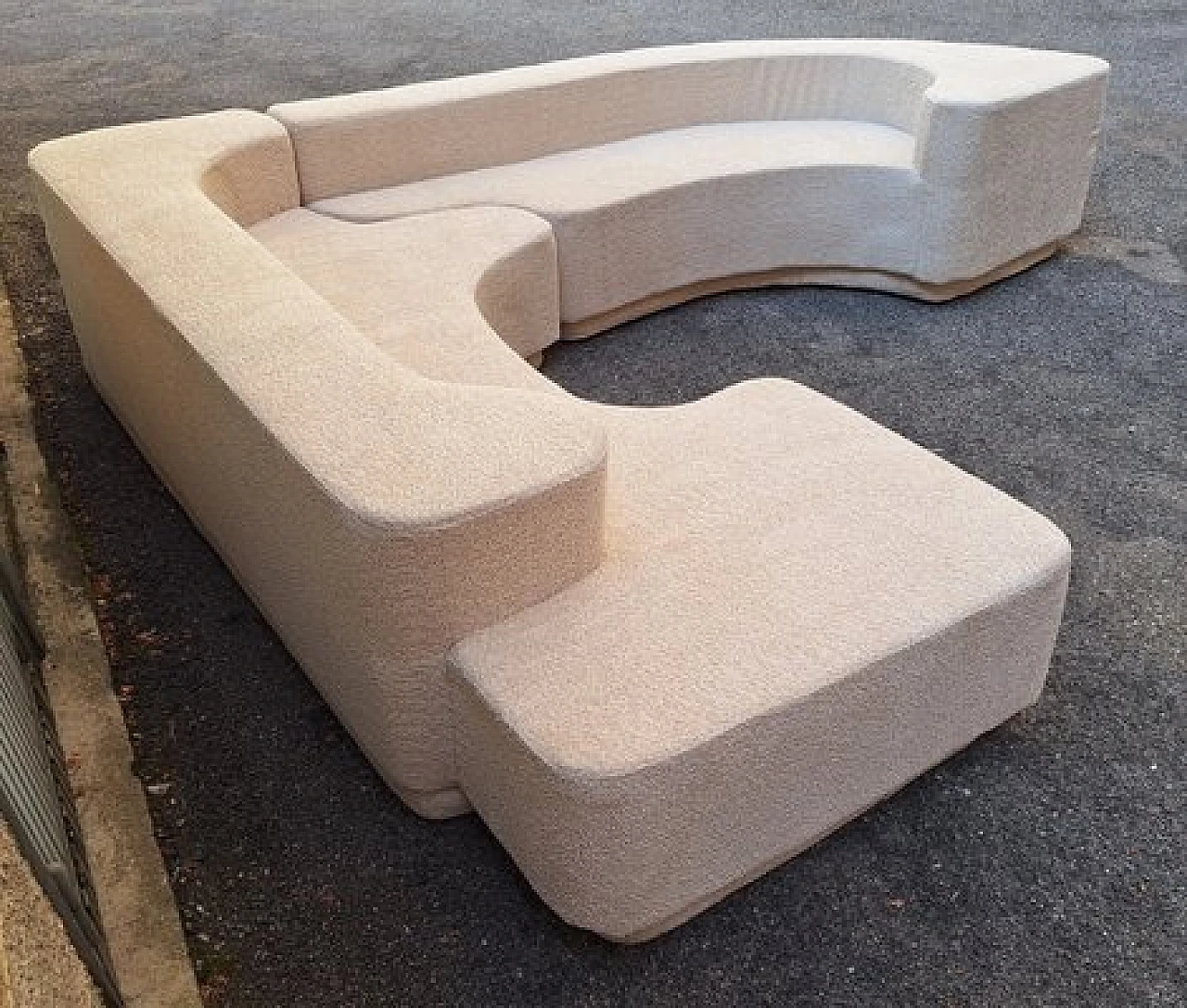 Lara sofa in white boucle by Roberto Pamio for Stilwood, 1970s 9