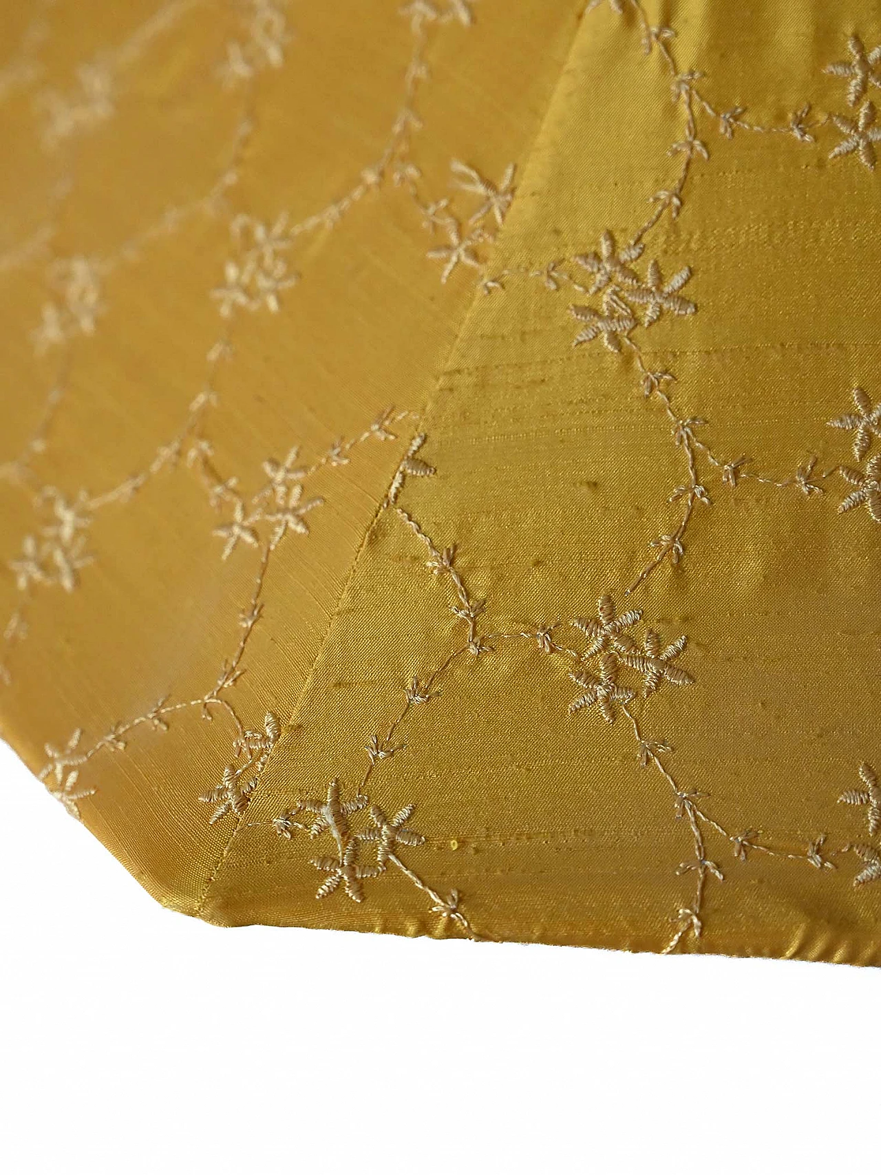 Lampada vintage con paralume giallo 4