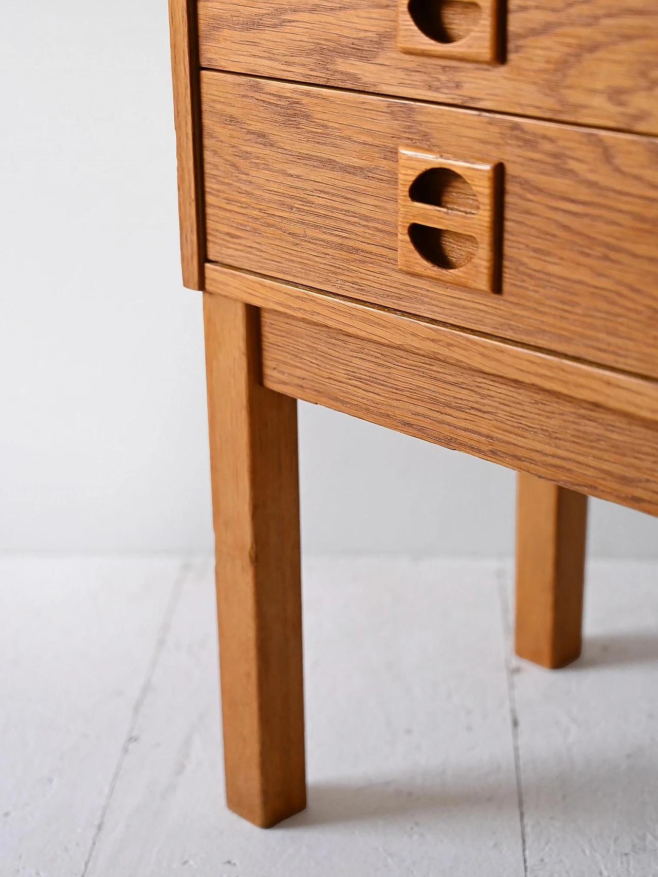 Panca vintage con cassetti 7