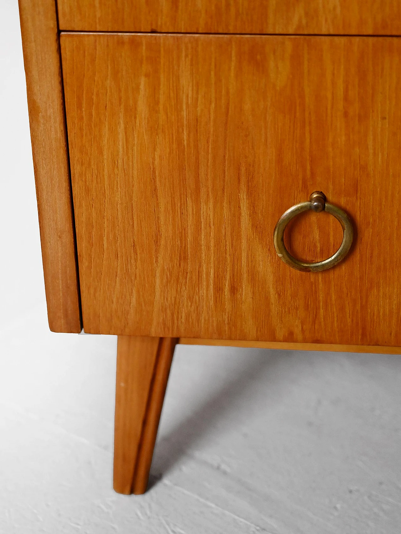 Vintage chest of drawers with gold handles 7