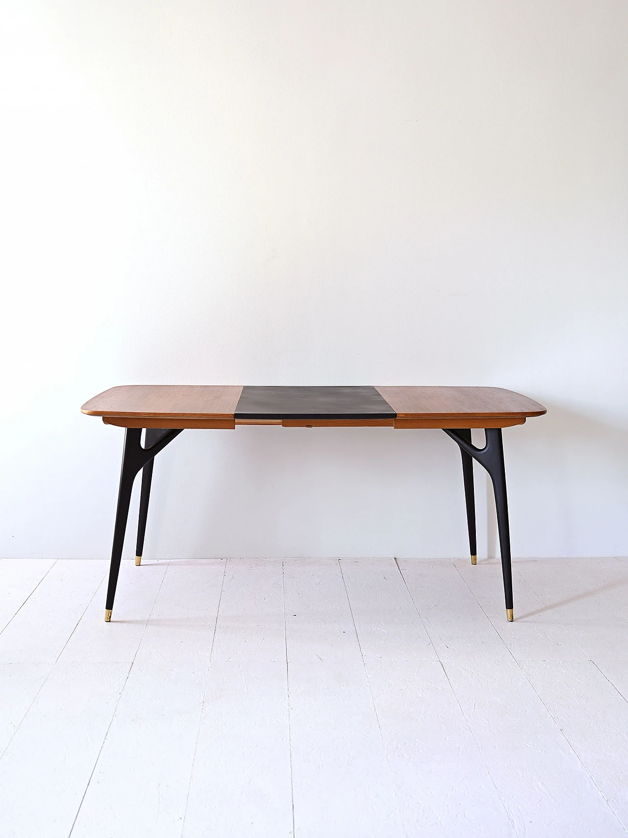 Vintage table with extension and black details 2