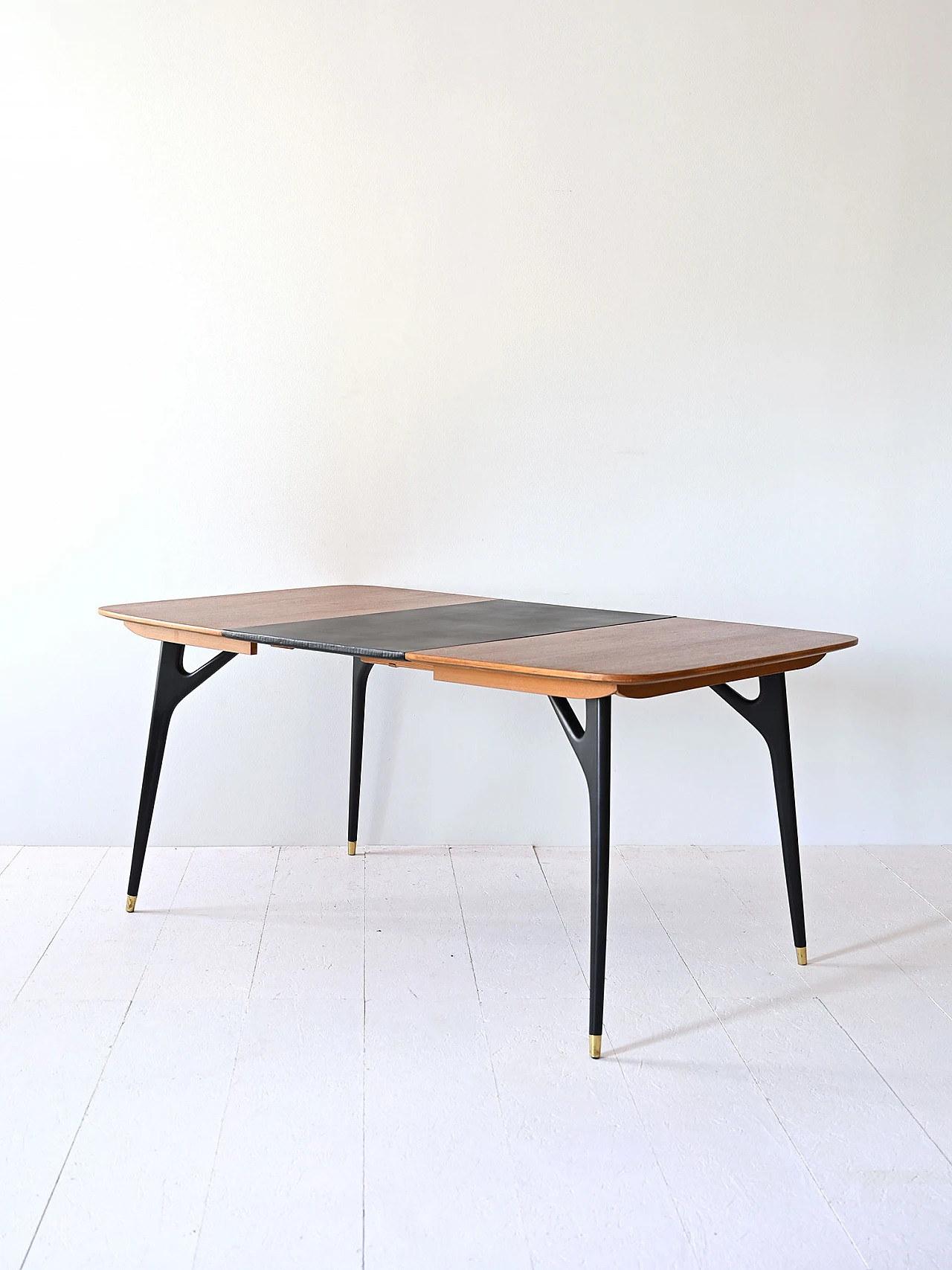 Vintage table with extension and black details 4