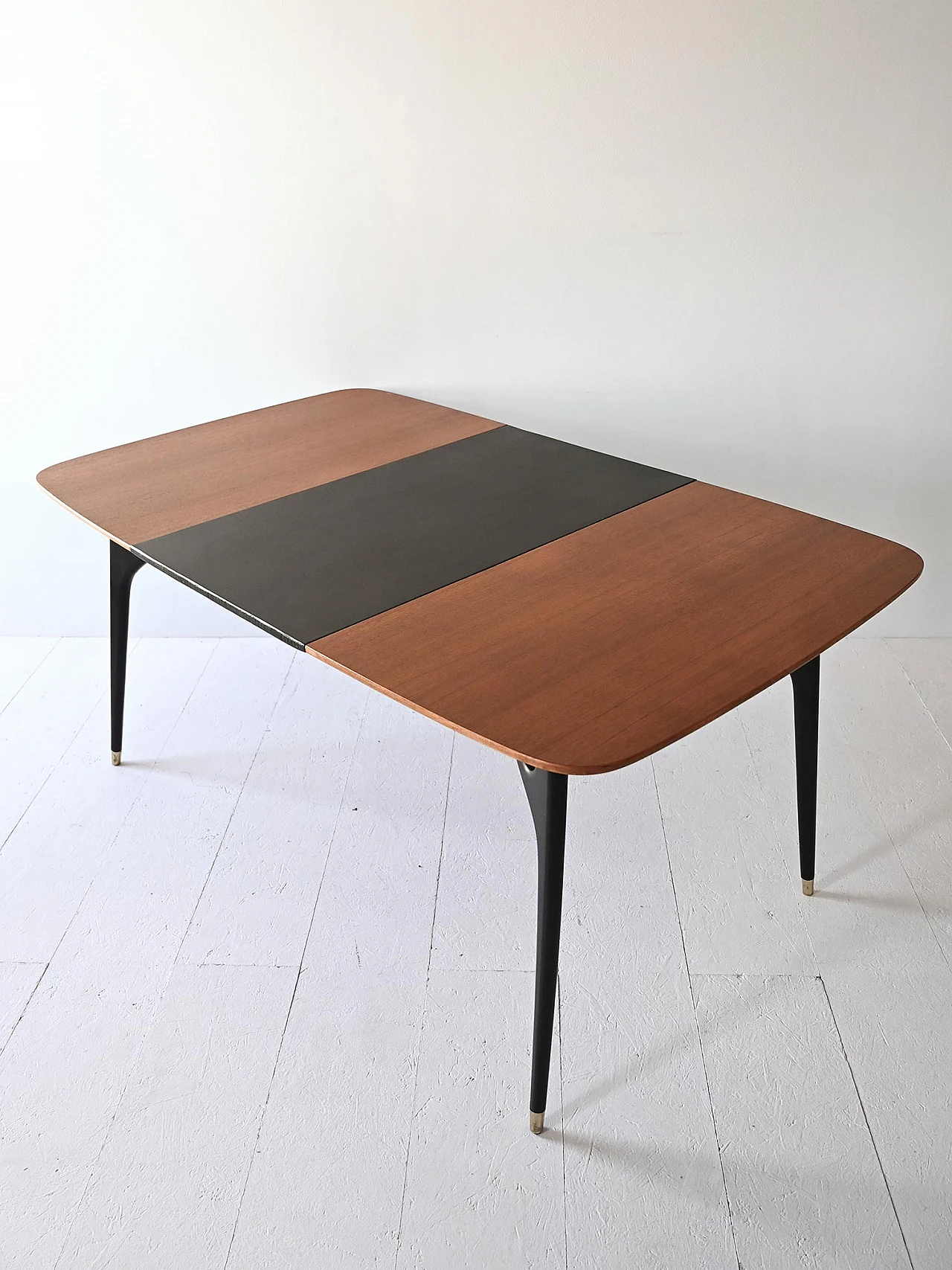 Vintage table with extension and black details 5