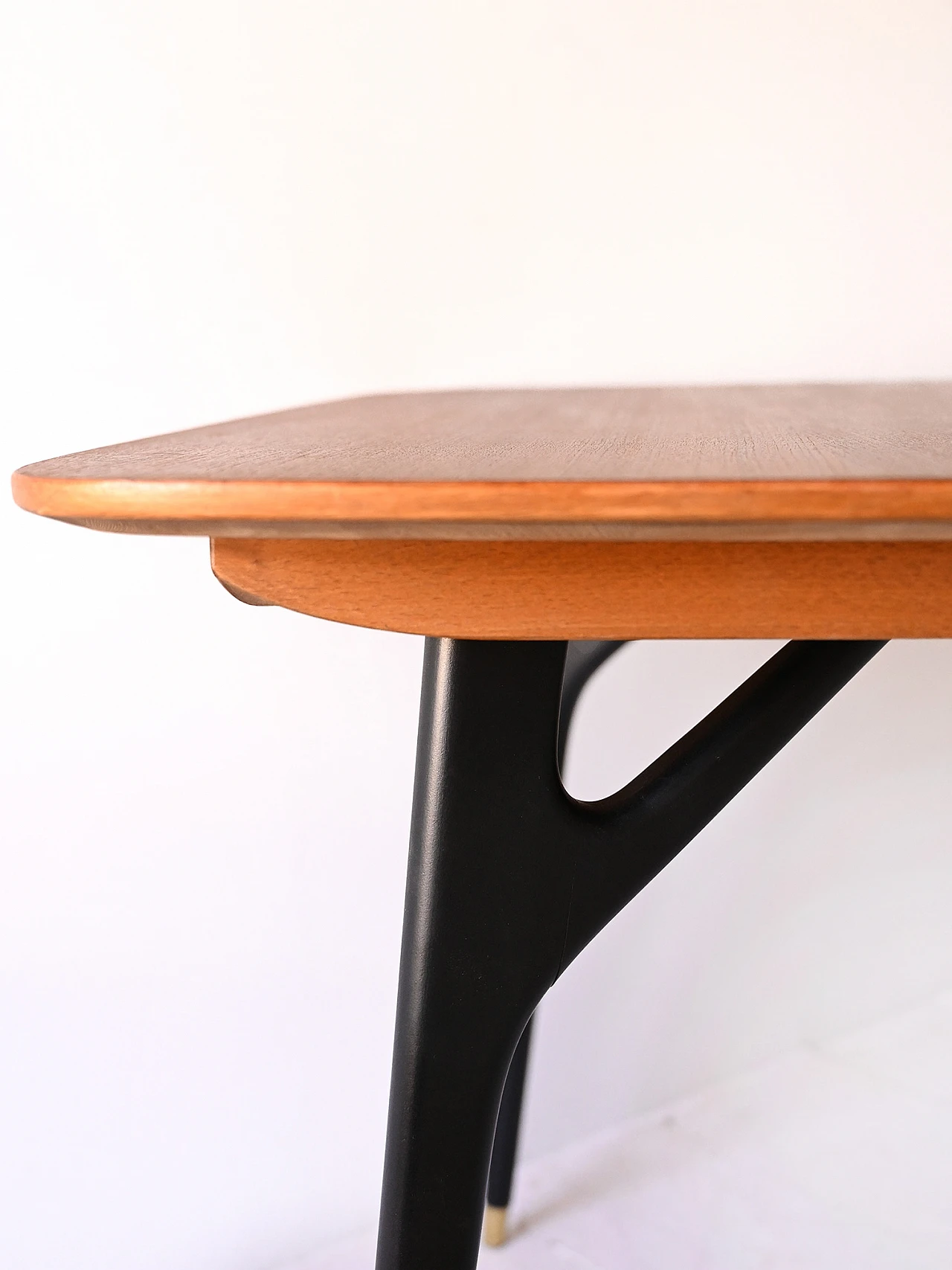 Vintage table with extension and black details 8