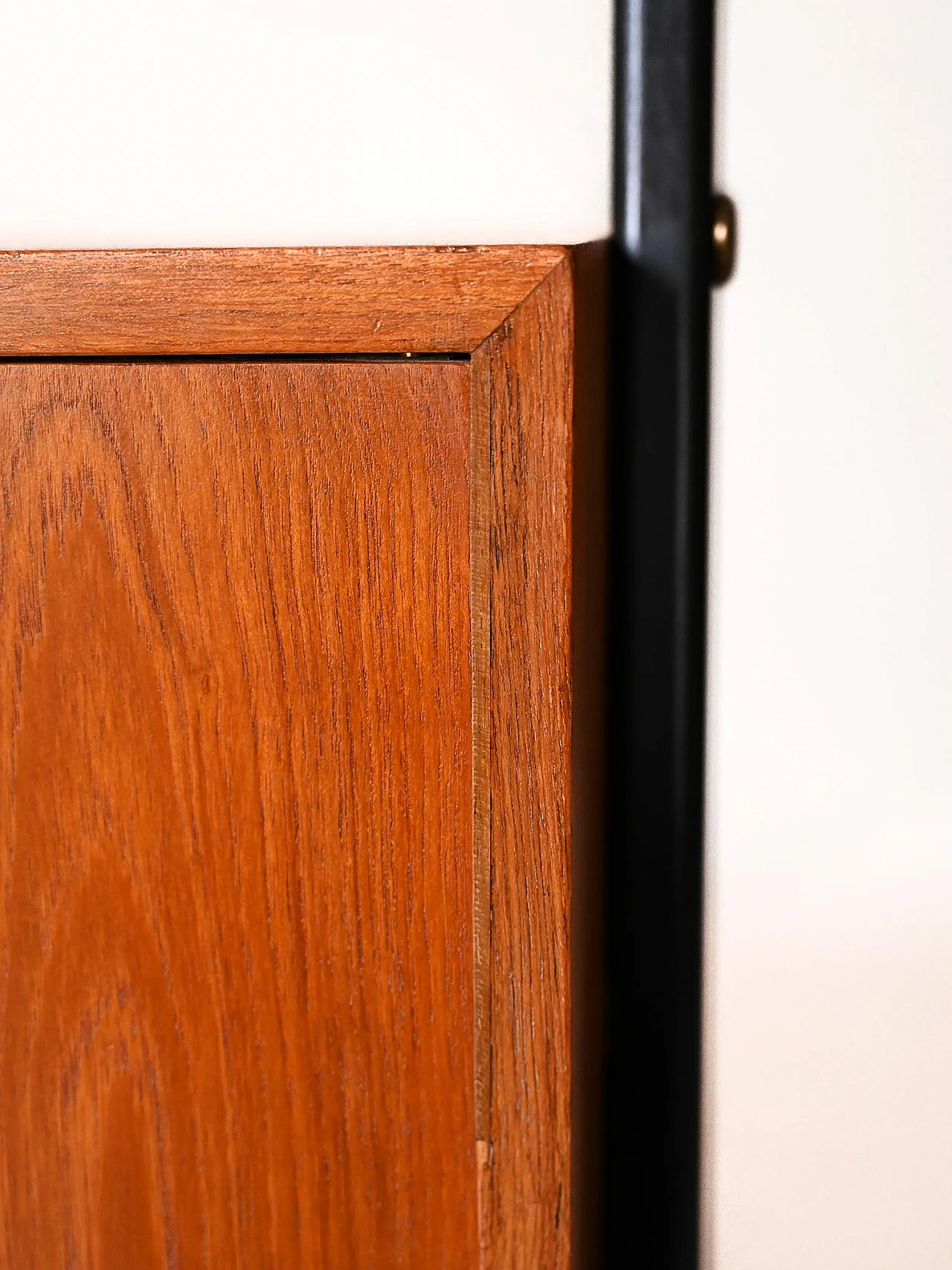 Libreria scandinava vintage in legno di teak 10