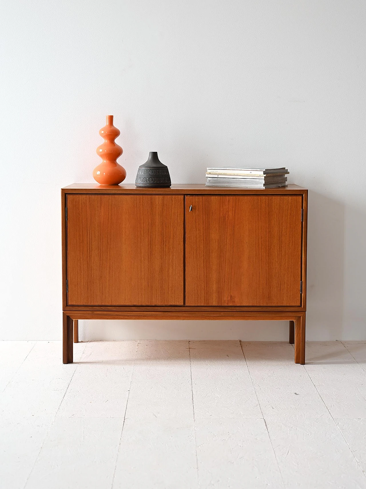 Mobiletto sideboard in legno di teak anni '60 – Produzione scandinava 1