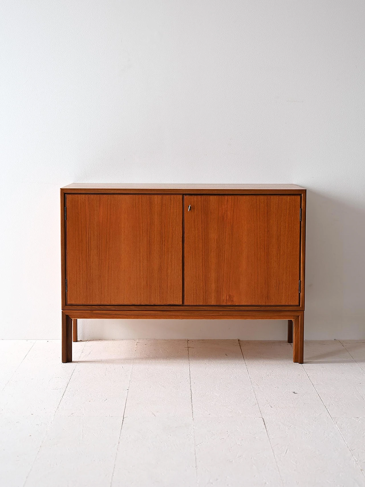 Mobiletto sideboard in legno di teak anni '60 – Produzione scandinava 2