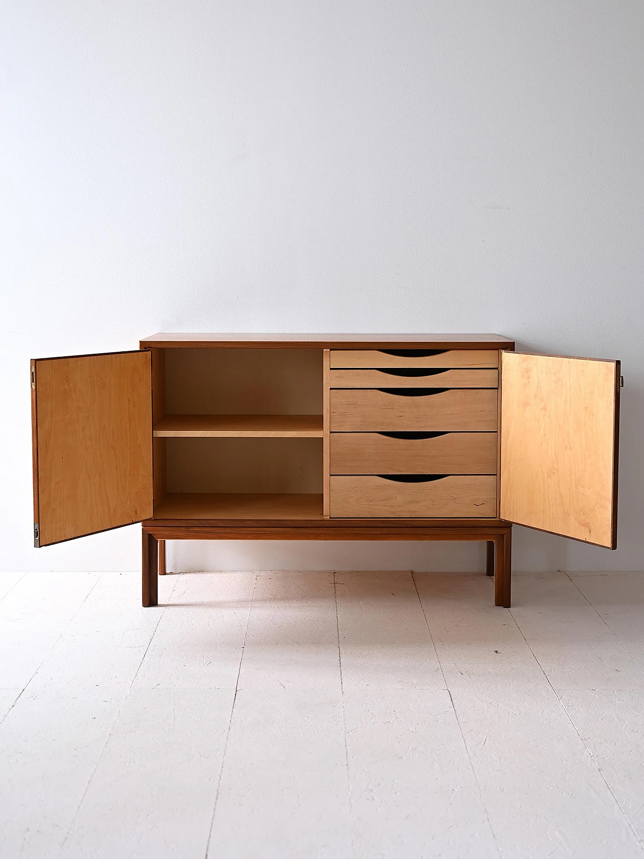 Mobiletto sideboard in legno di teak anni '60 – Produzione scandinava 3