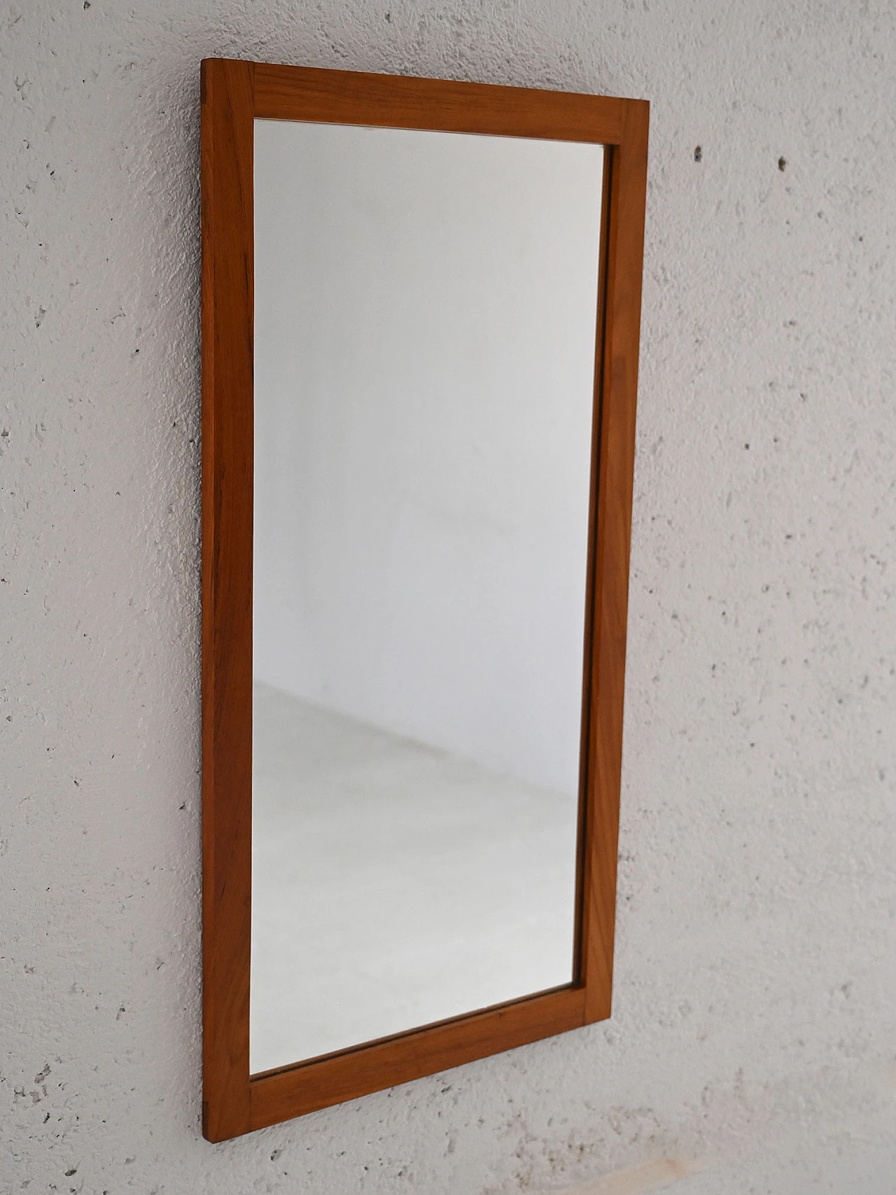 Specchio danese in teak con cornice in legno vintage, anni '60 1