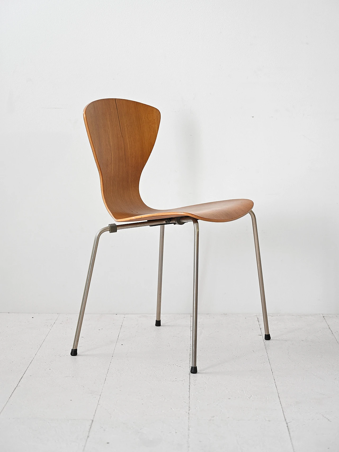 Vintage wooden chair 3