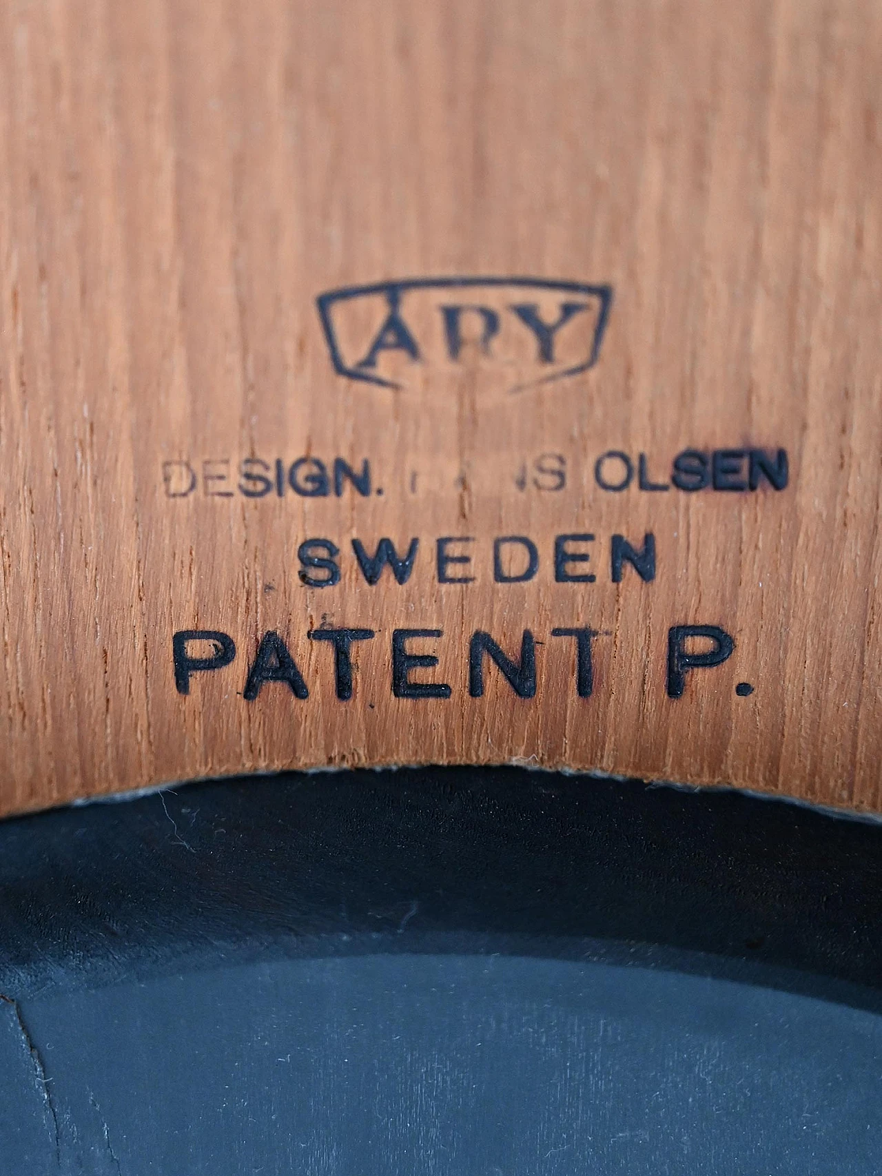Vintage wooden chair 6