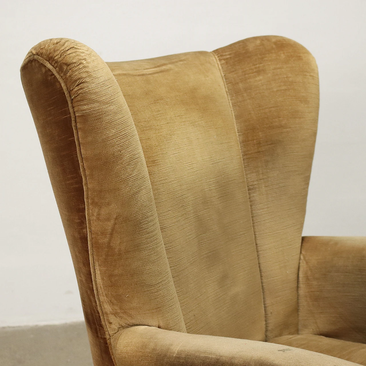 Velvet armchair with wooden legs, 1950s 3