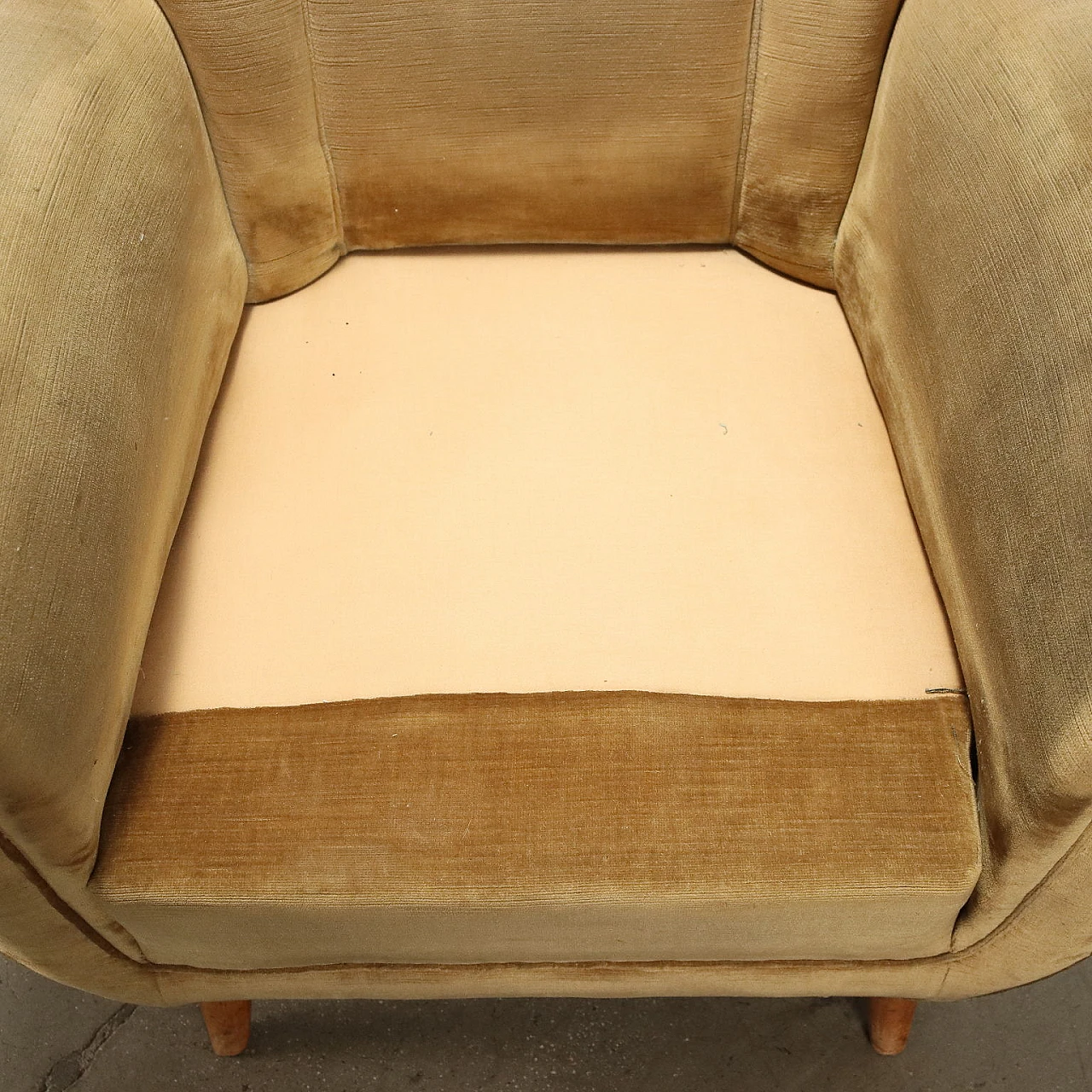 Velvet armchair with wooden legs, 1950s 7