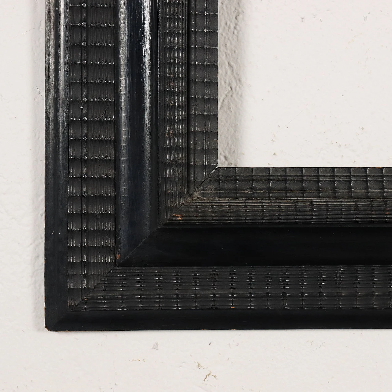 Cornice guillochè in abete ebanizzato, fine '800 5