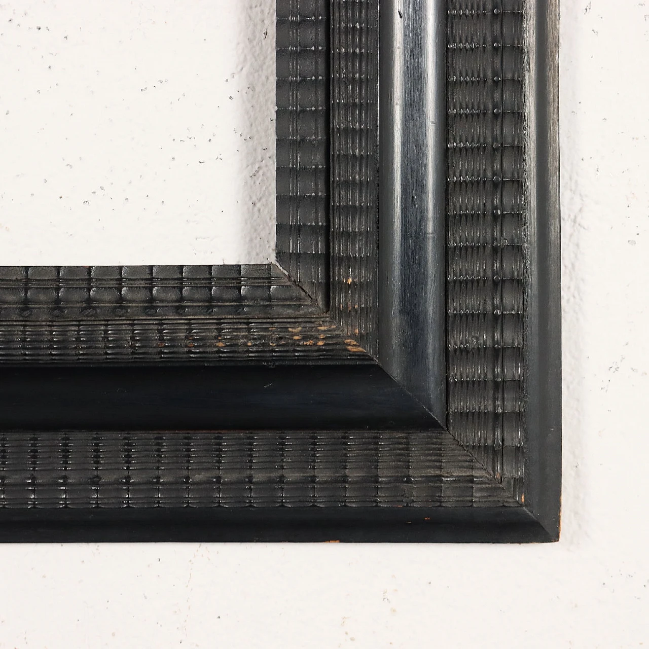 Cornice guillochè in abete ebanizzato, fine '800 6