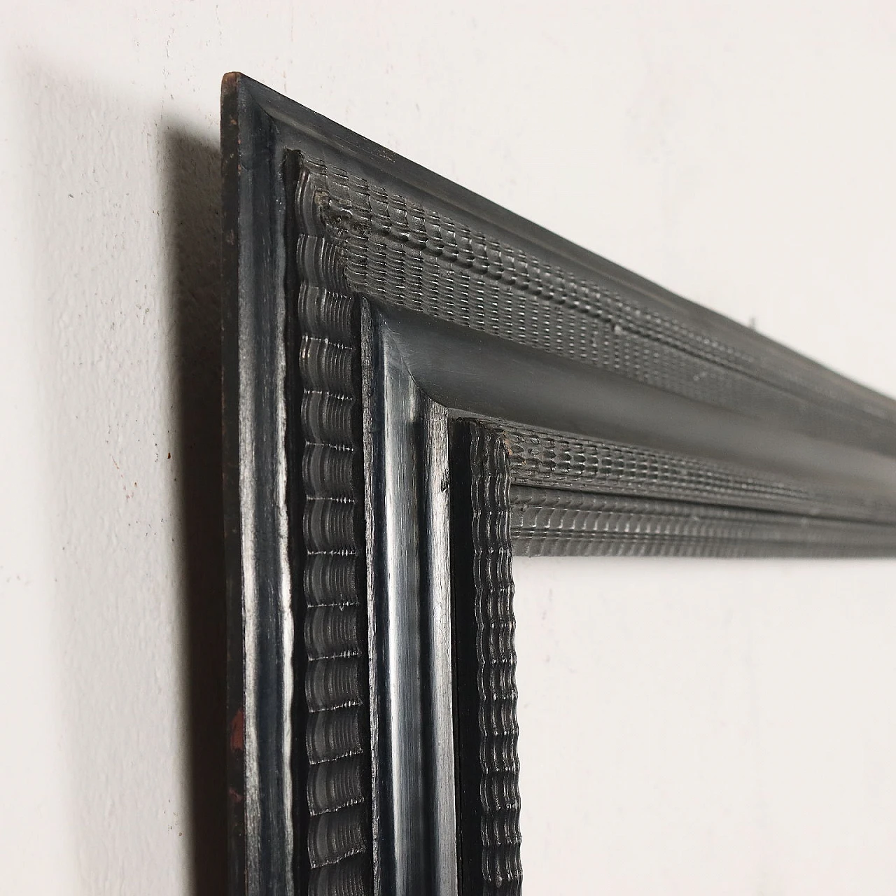 Cornice guillochè in abete ebanizzato, fine '800 8