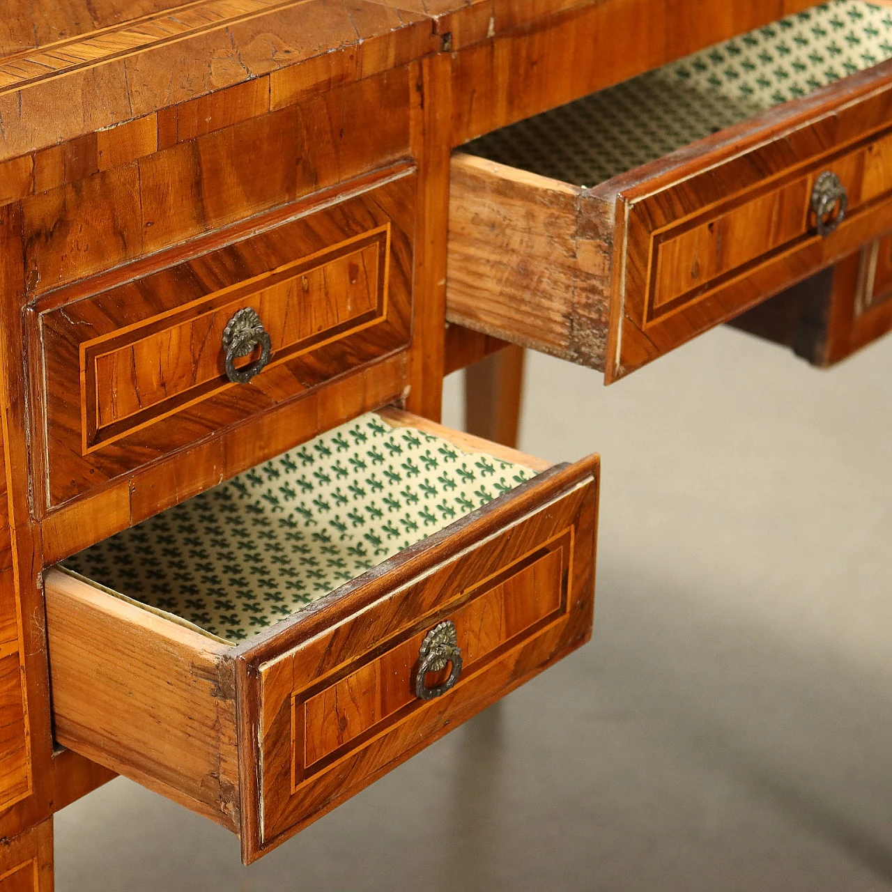 Lombard Neoclassical vanity table, last quarter of the 18th century 5