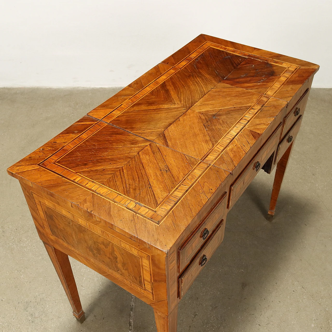 Lombard Neoclassical vanity table, last quarter of the 18th century 10