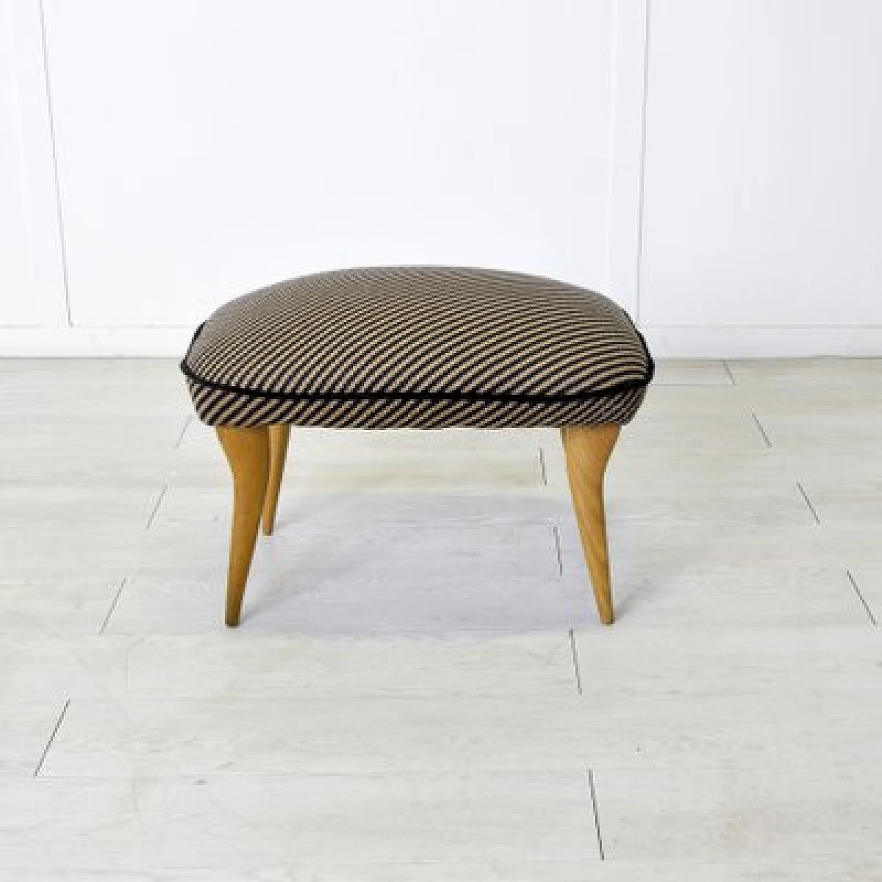 Pouf in walnut, 1960s 4