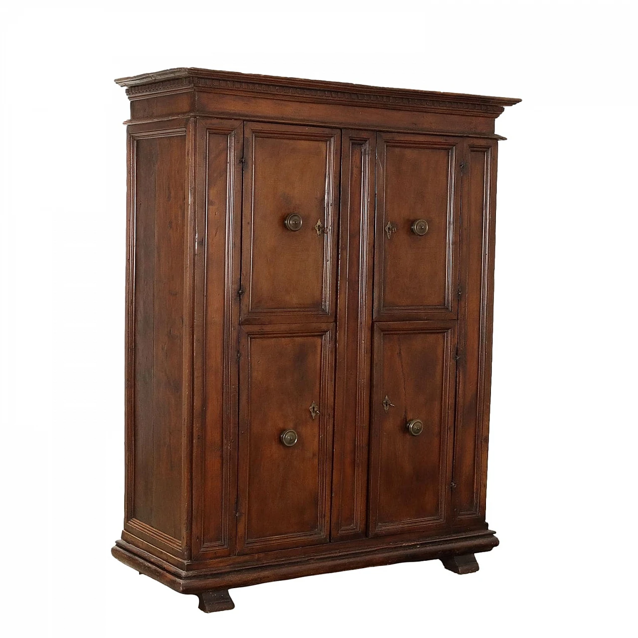 Baroque walnut wardrobe with double pair of front doors, 18th century 1