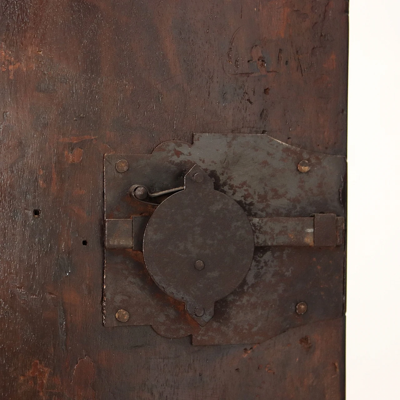 Baroque walnut wardrobe with double pair of front doors, 18th century 5