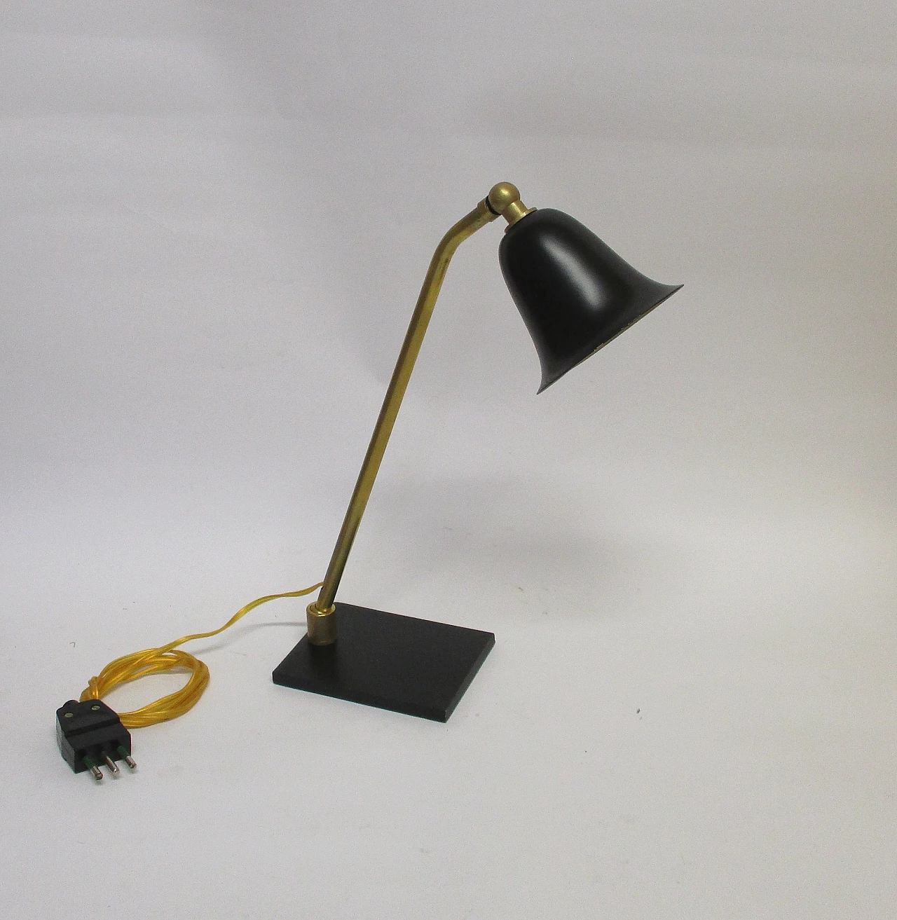 Lampada design Arteluce in ottone e alluminio anni 50 1