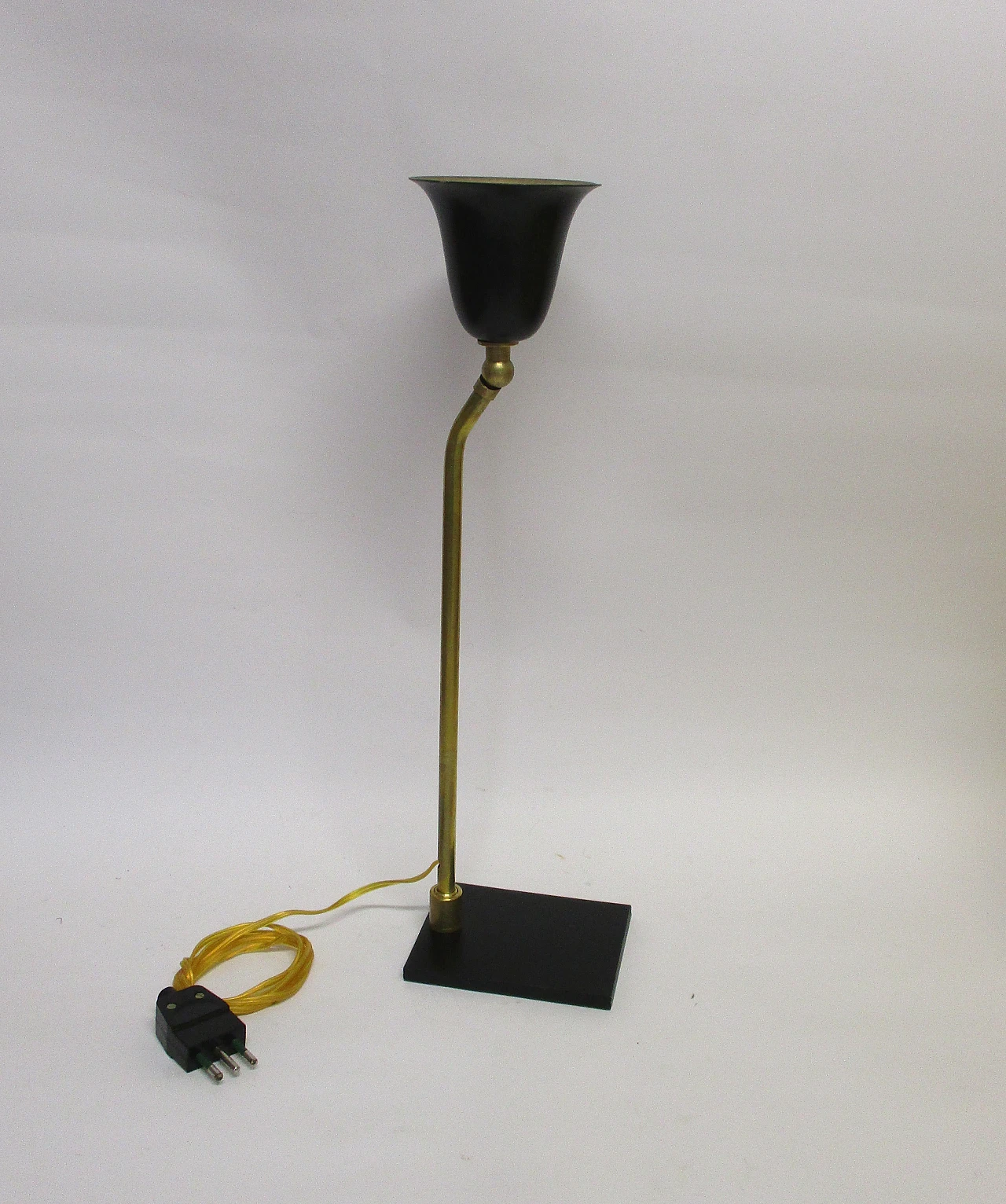 Lampada design Arteluce in ottone e alluminio anni 50 3