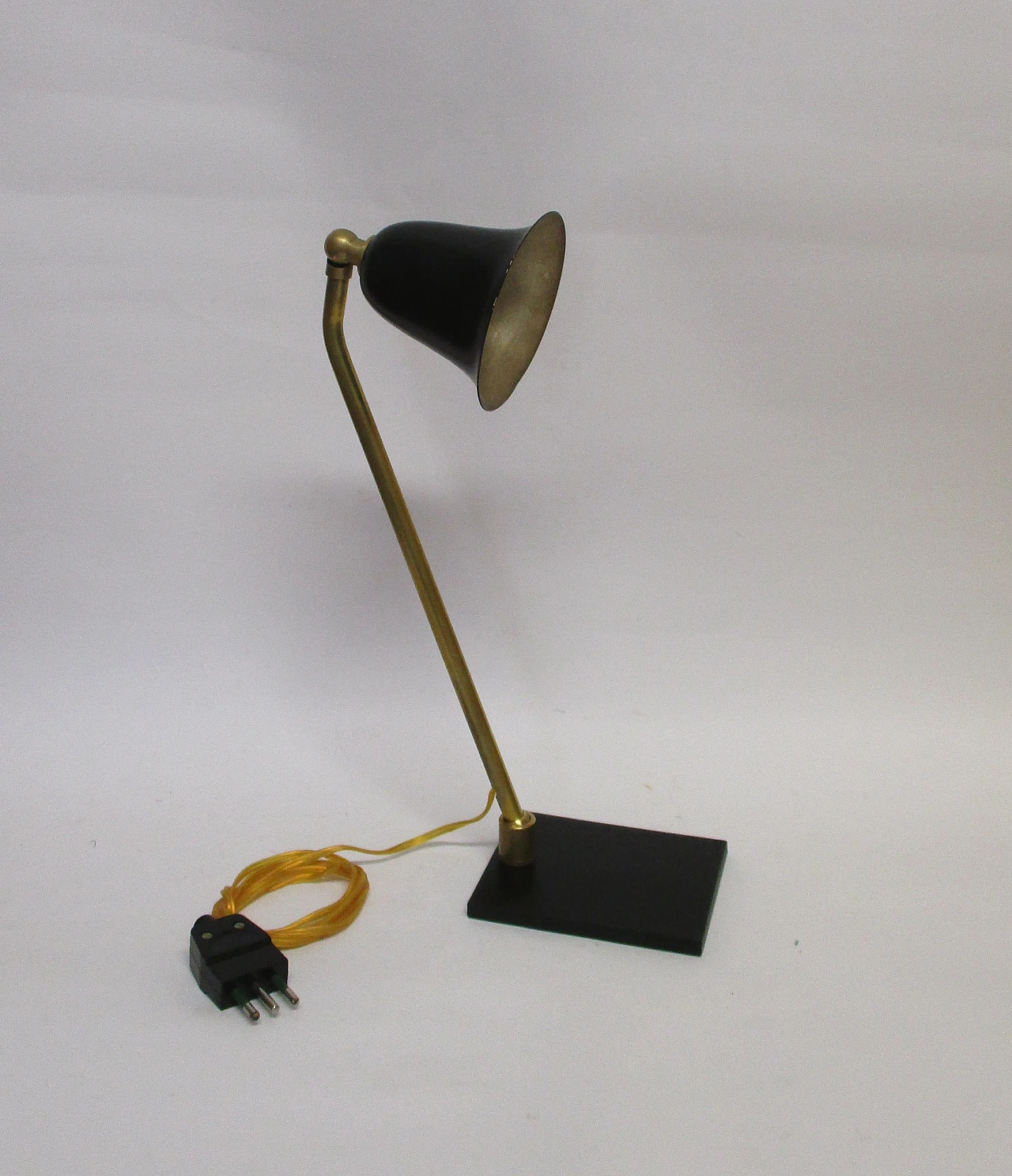 Lampada design Arteluce in ottone e alluminio anni 50 4