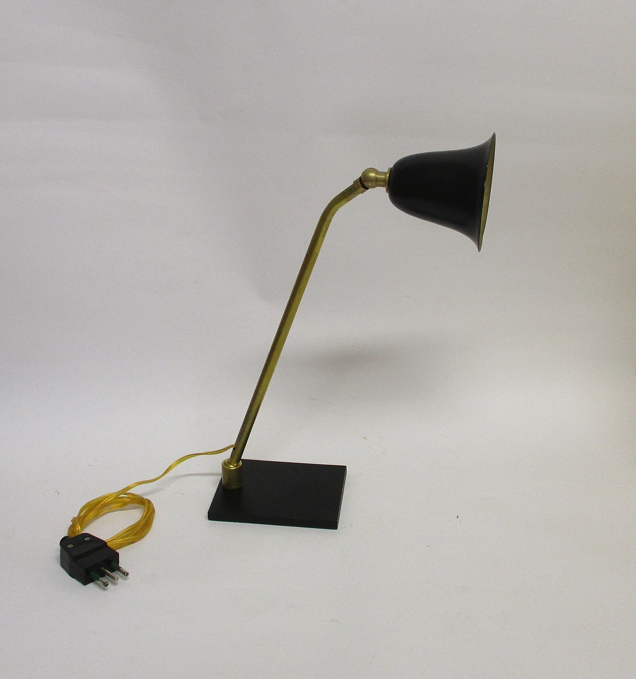 Lampada design Arteluce in ottone e alluminio anni 50 5