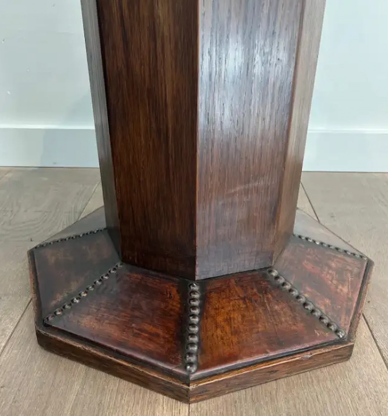 Octagonal gueridon with wooden and leather pedestal, 20th century 5