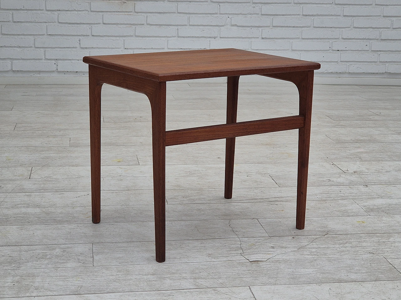 1970s, Danish side table, solid teak wood, original condition. 2
