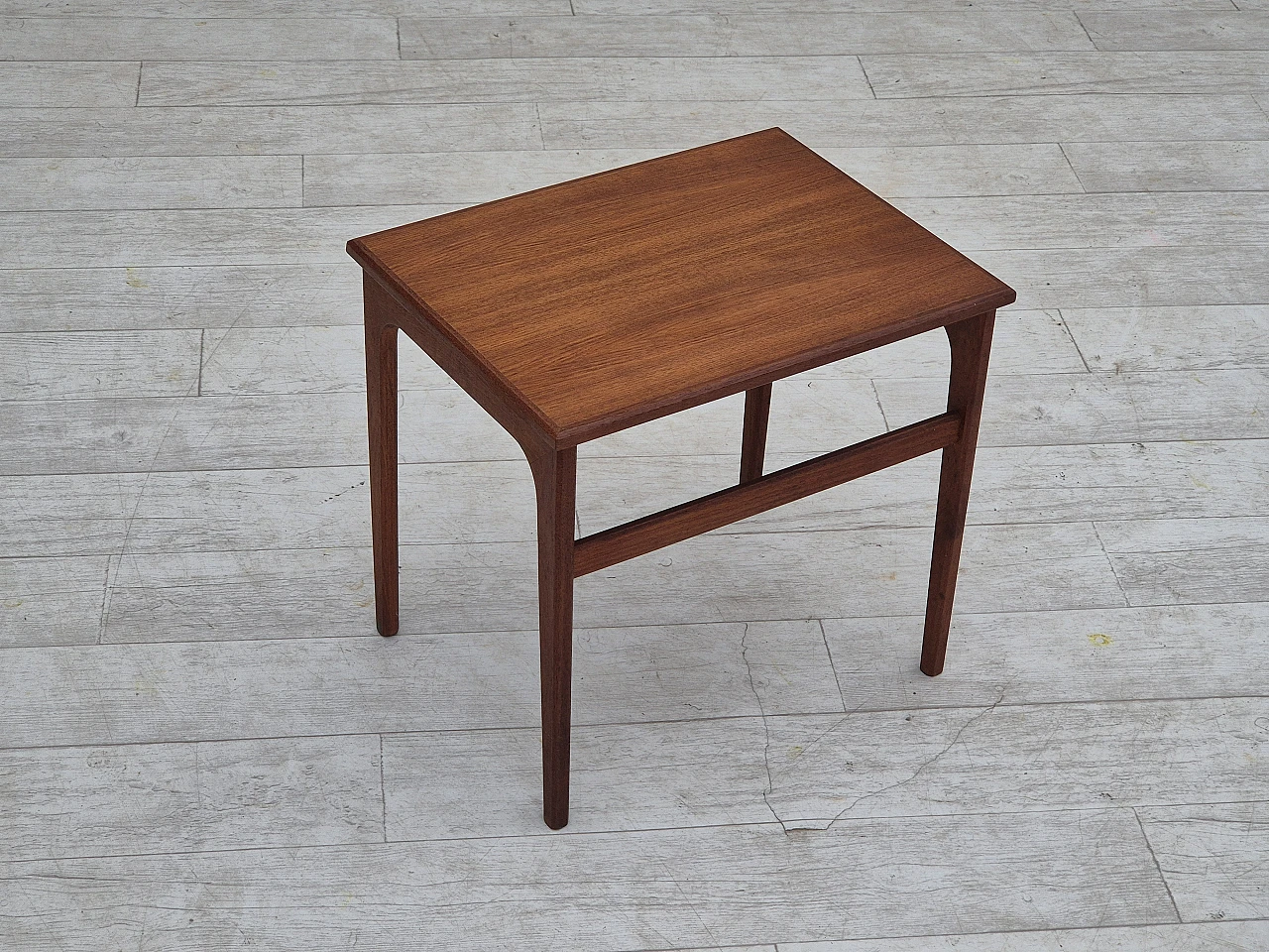 1970s, Danish side table, solid teak wood, original condition. 3