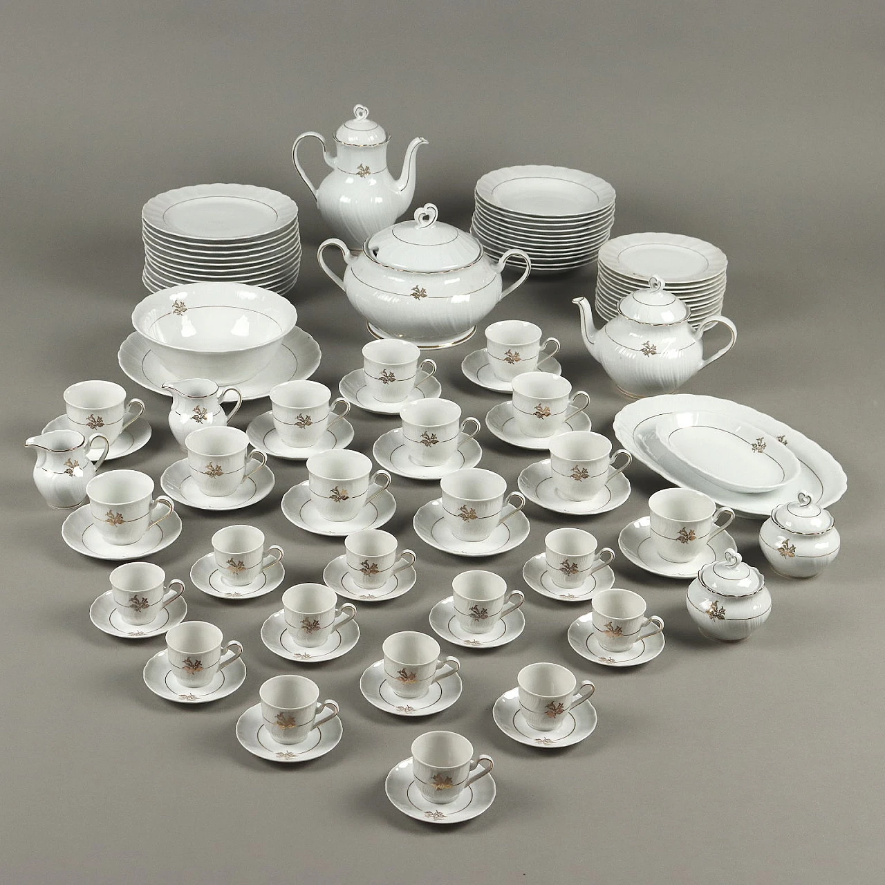 Bavarian porcelain tableware by Winterling 1