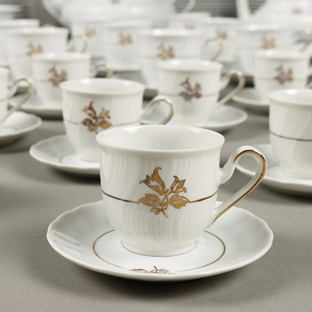 Bavarian porcelain tableware by Winterling 3