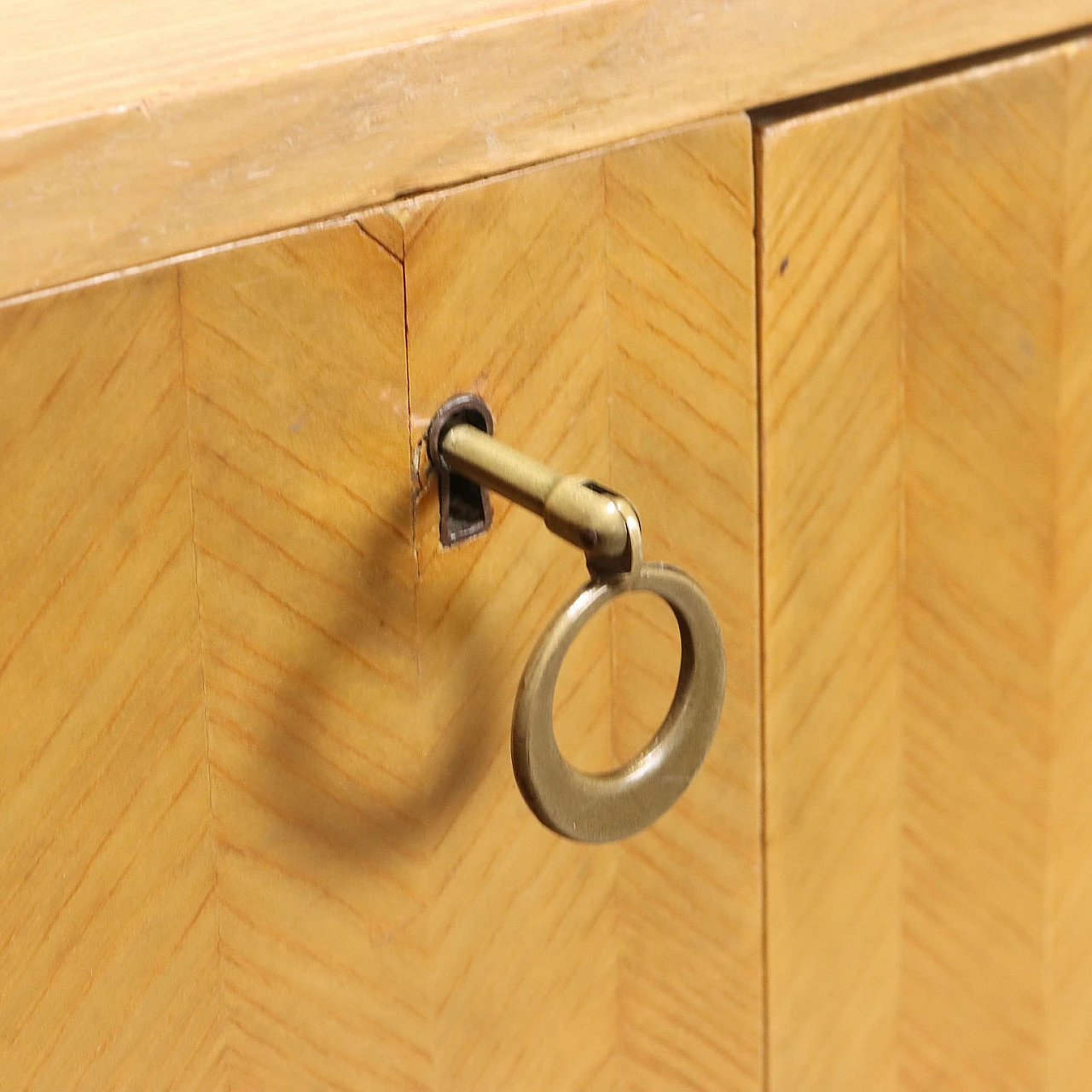 Libreria in legno impiallacciato frassino con montanti in metallo, anni '60 8