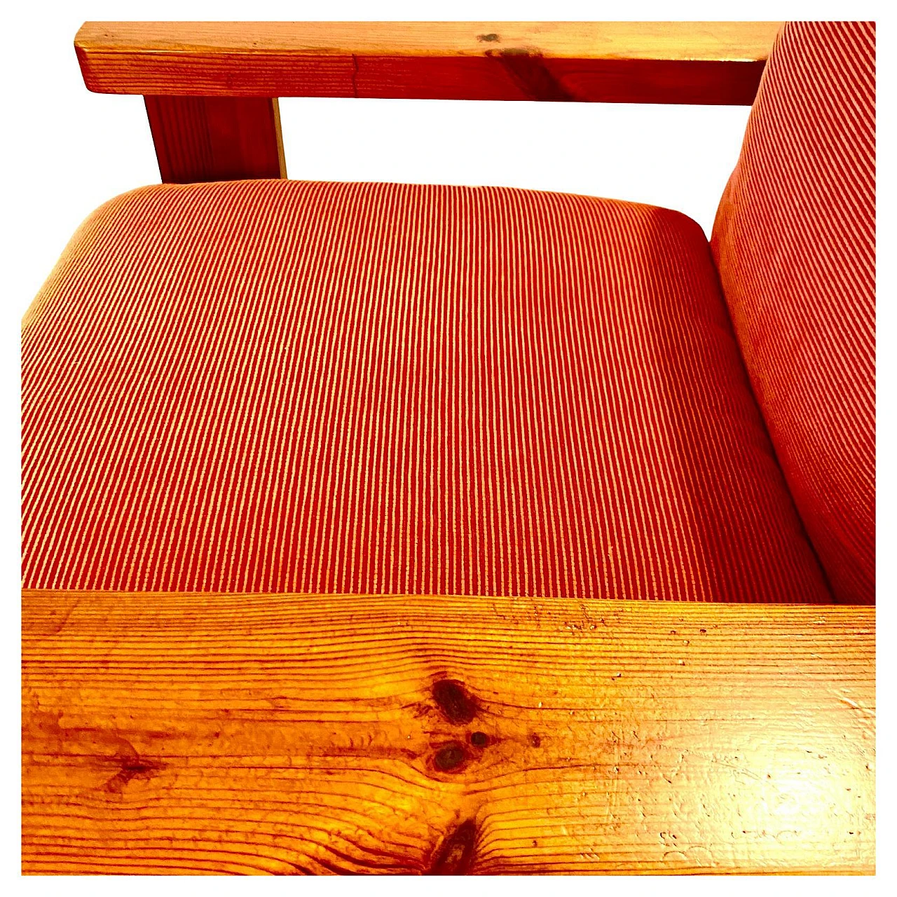 Coppia ci grandi poltrone in legno e velluto rosso, Italia anni 70 8