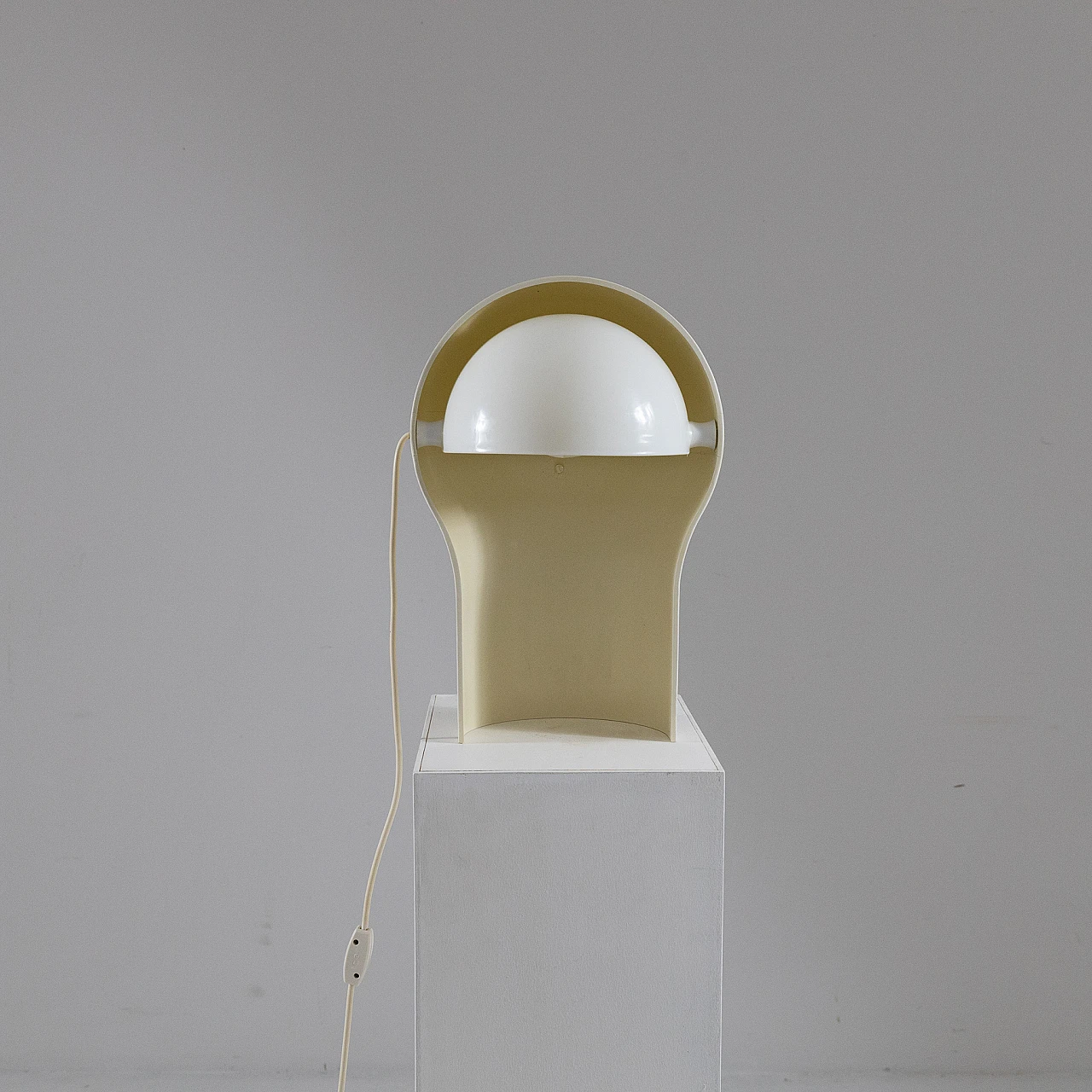 Lampada Telegono di Vico Magistretti per Artemide, anni '60 3