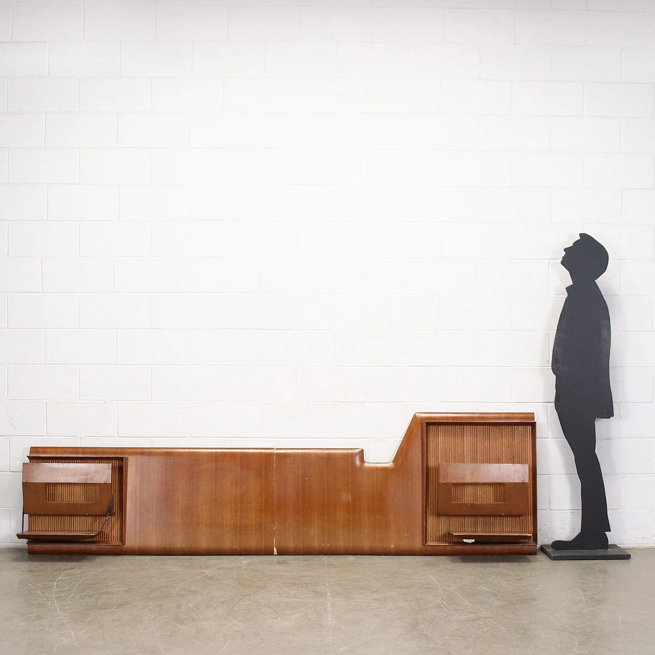 Testata per letto matrimoniale in legno impiallacciato teak con fondo grissinato, anni '60 2