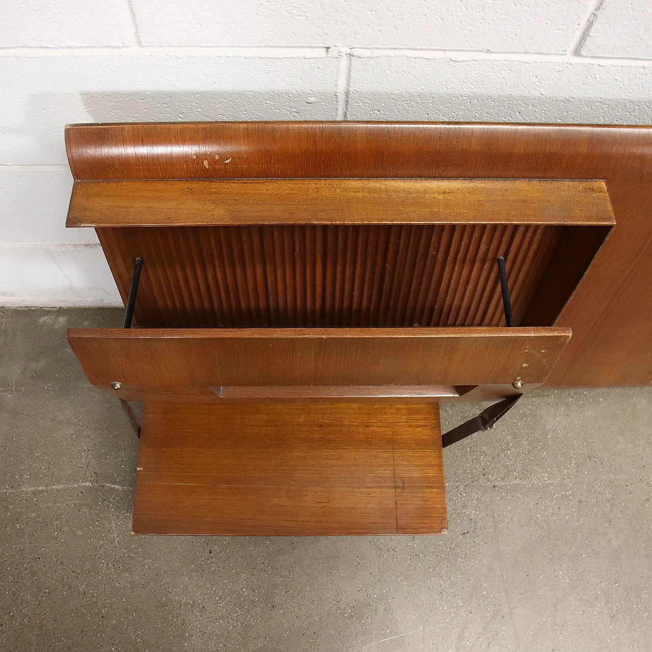 Testata per letto matrimoniale in legno impiallacciato teak con fondo grissinato, anni '60 6