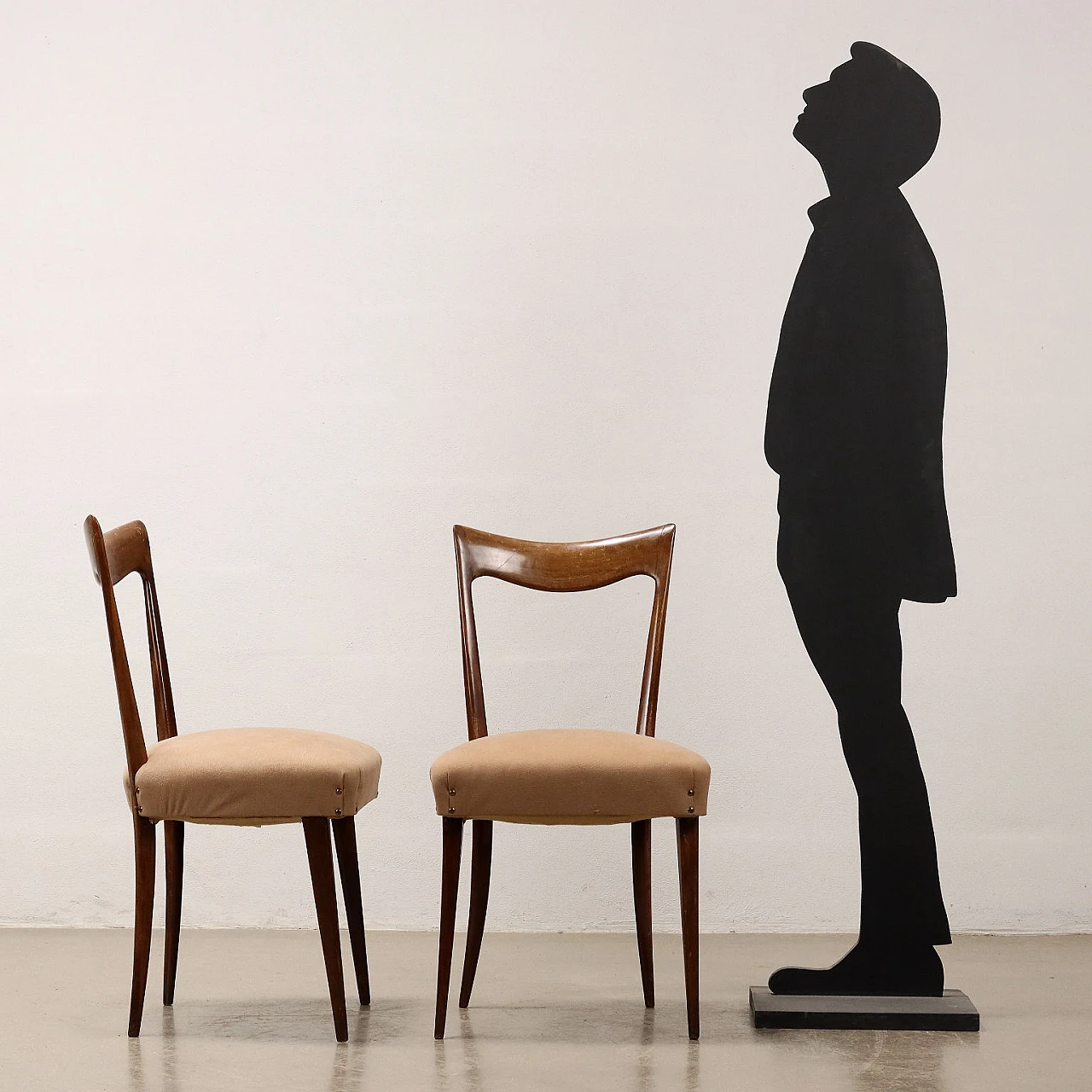 6 Sedie in legno con seduta imbottita e in tessuto beige, anni '50 2