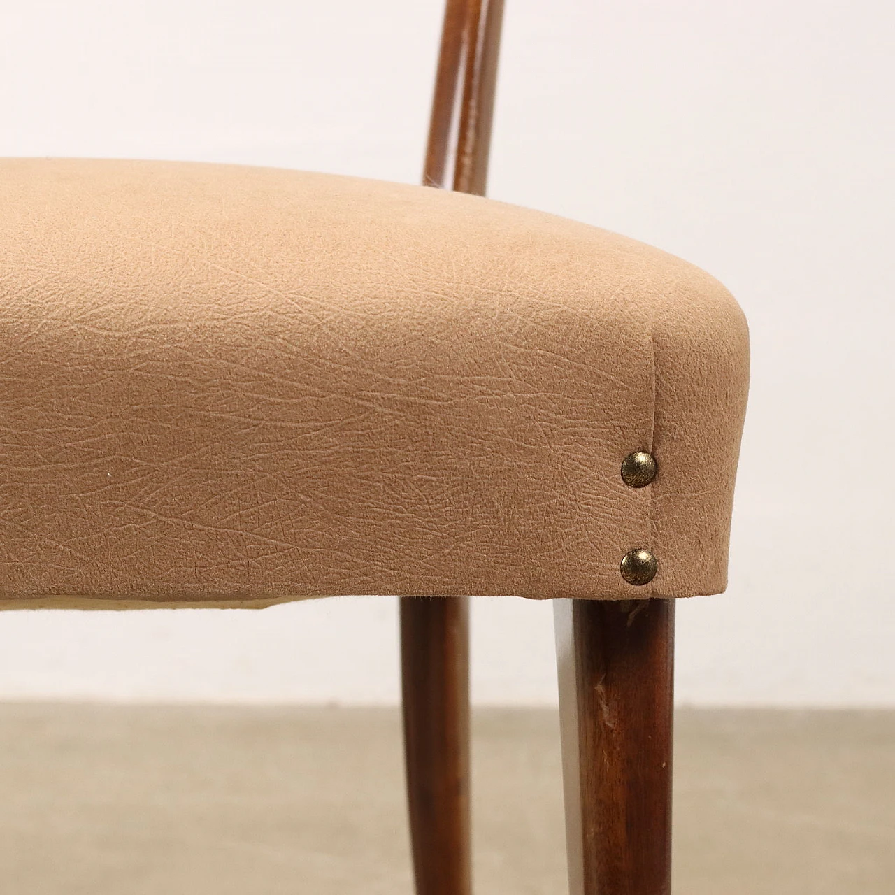 6 Sedie in legno con seduta imbottita e in tessuto beige, anni '50 5