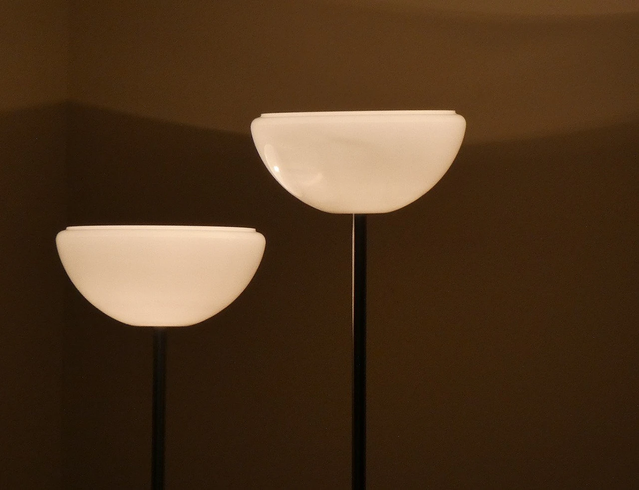 Coppia di lampade da terra di Achille Castiglioni per Flos, anni '60 4