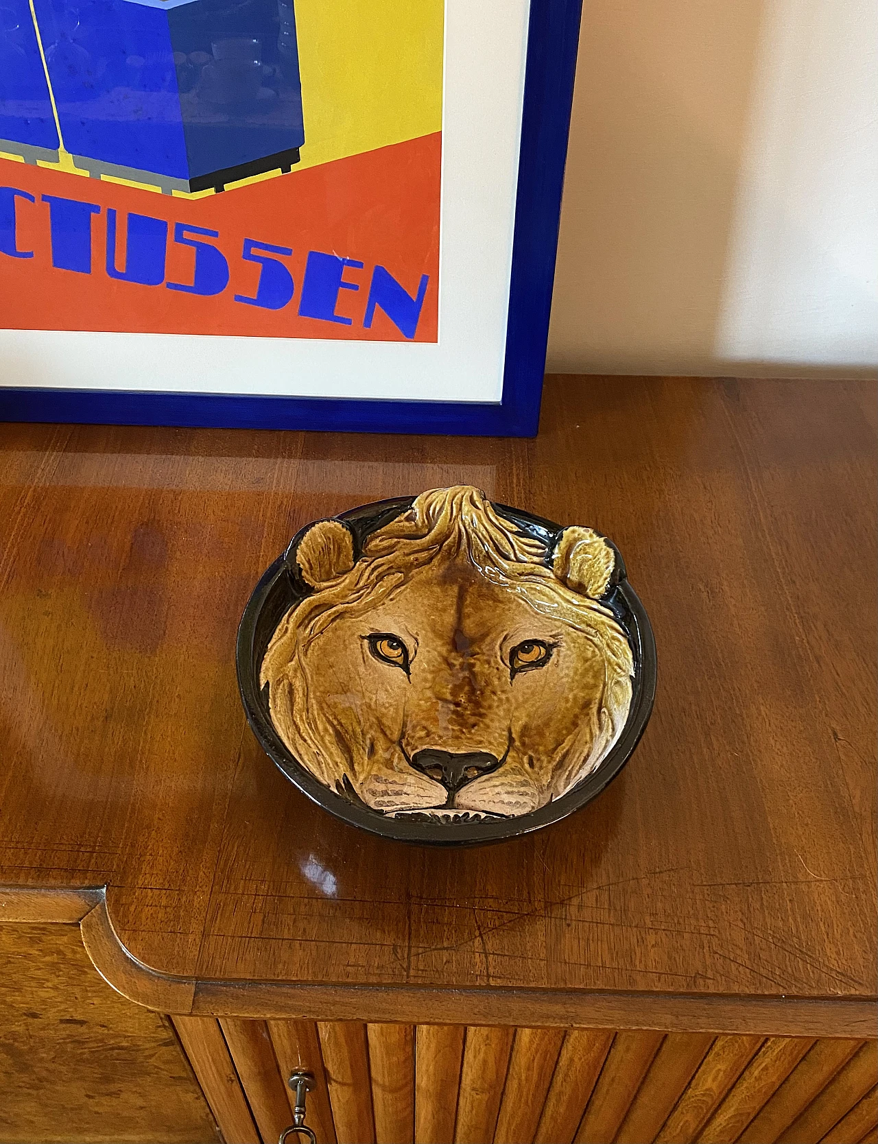 Mid-century lion ceramic plate, 70s 3