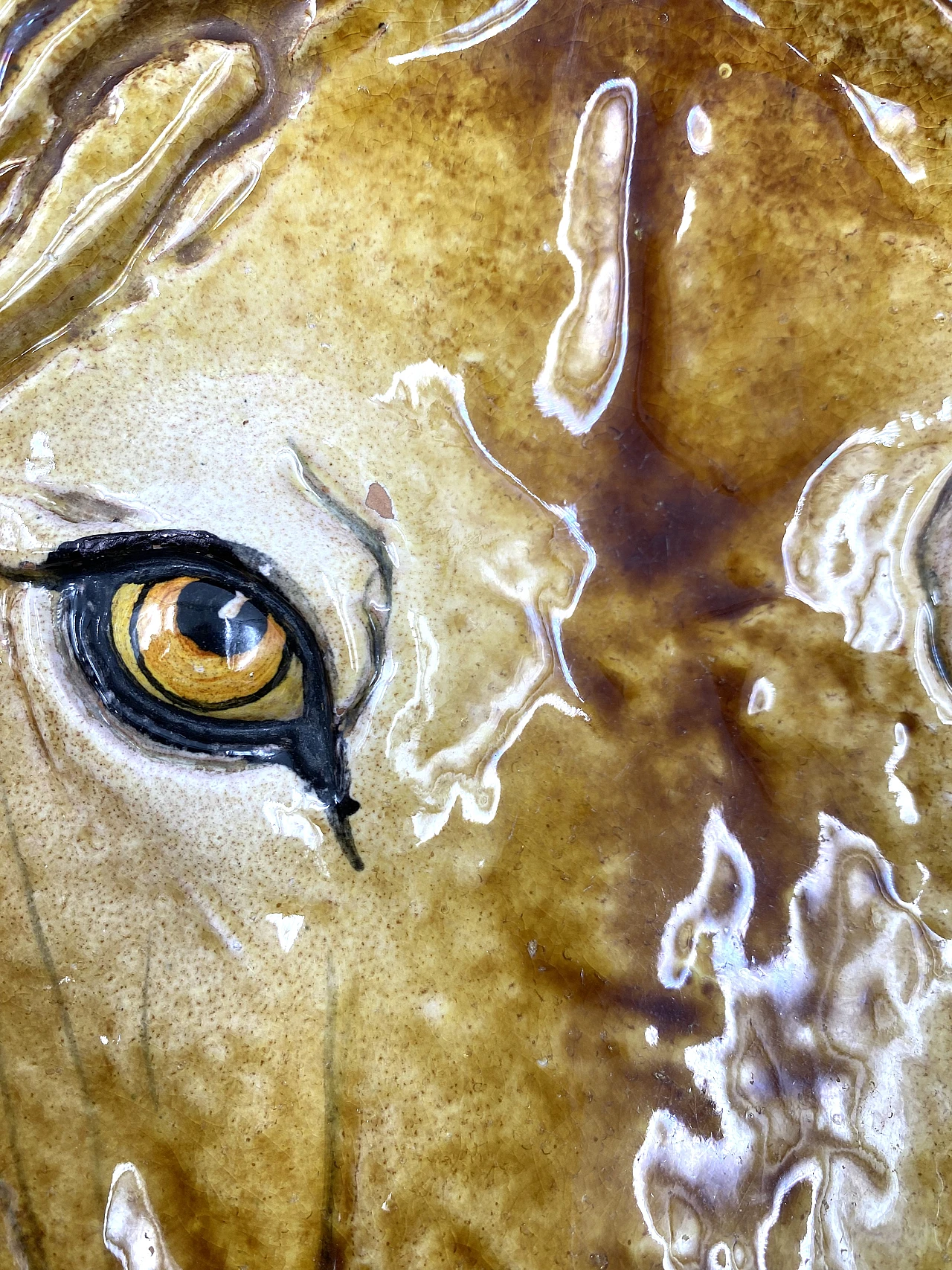 Mid-century lion ceramic plate, 70s 12