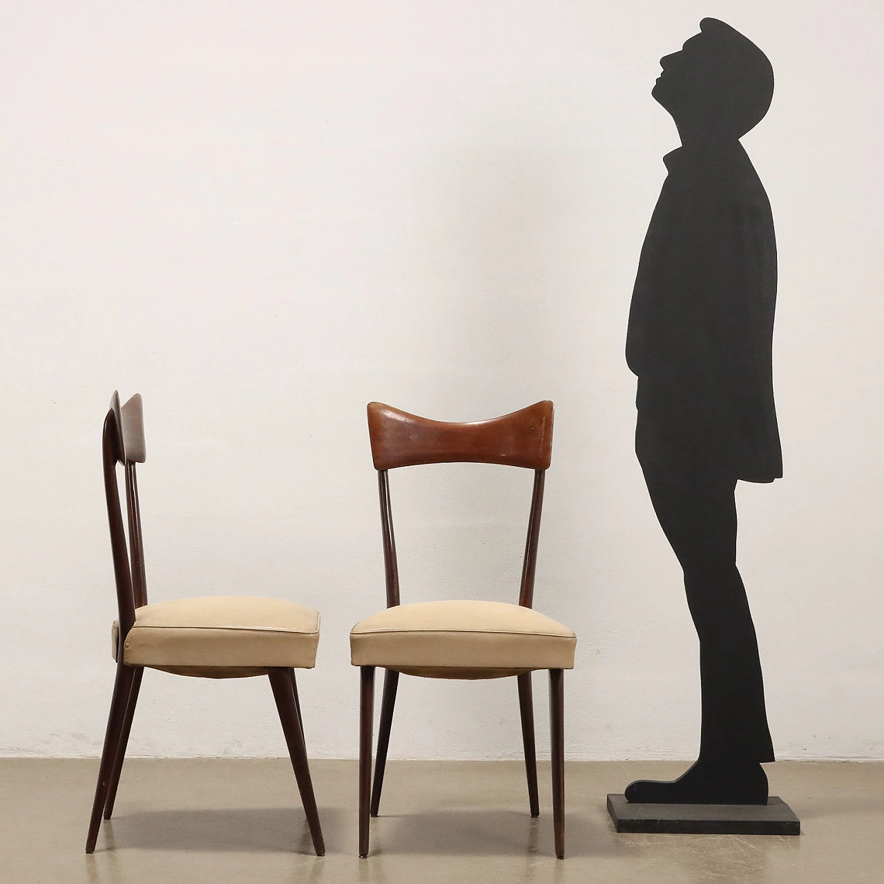 6 Chairs in stained beech and leatherette, 1950s 2