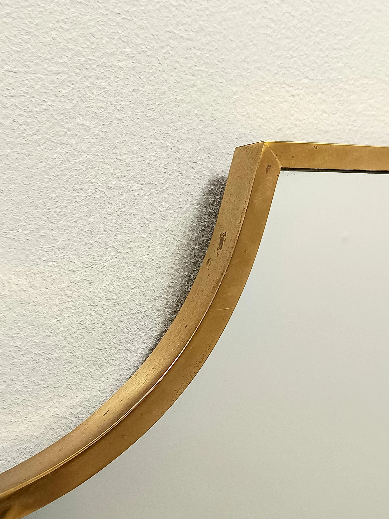Vintage Brass Shield Shaped Wall Mirror, Italy 6