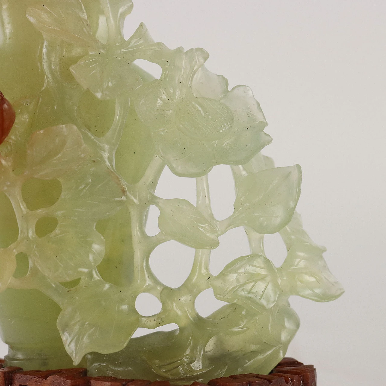 Jadeite vase with flowers sculpture with box 5