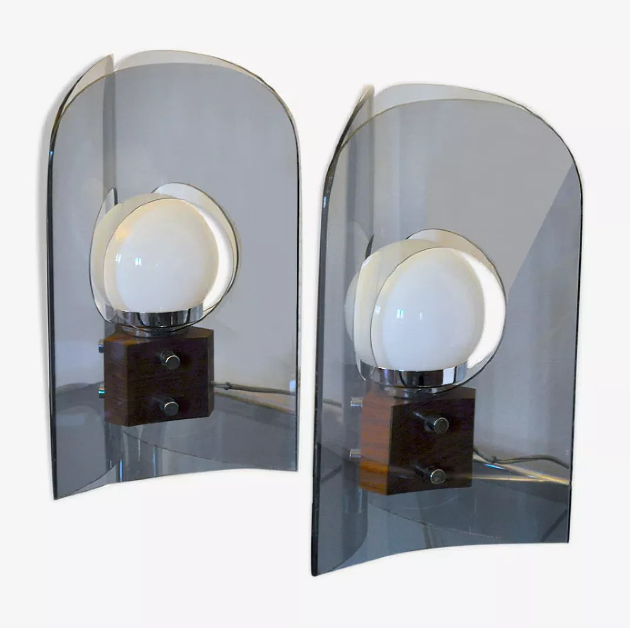 Coppia di lampade danesi in metacrilato e legno, anni '50 1